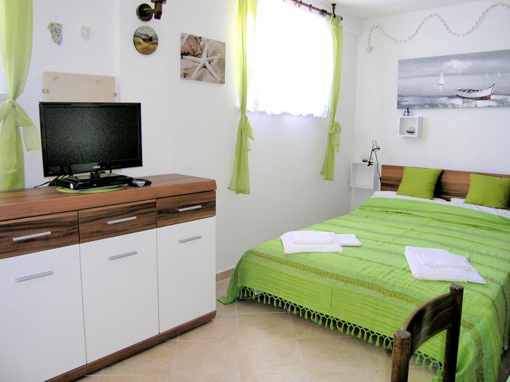 Studio Apartment Tamara Krk Town Kamer foto